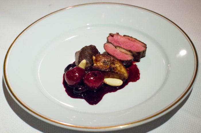 Le coucou Canard et cerises - duck, mission figs, foie gras, black olives