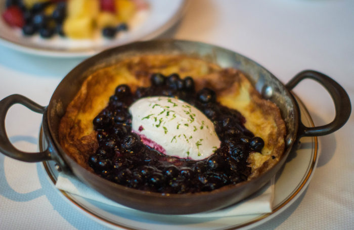 Le Coucou Comme un clafoutis - french pancake, blueberries, crème fraîche